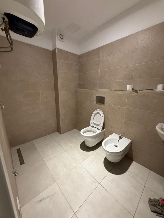 OFFICE FOR RENT 75 M2 CENTER 550 EURO