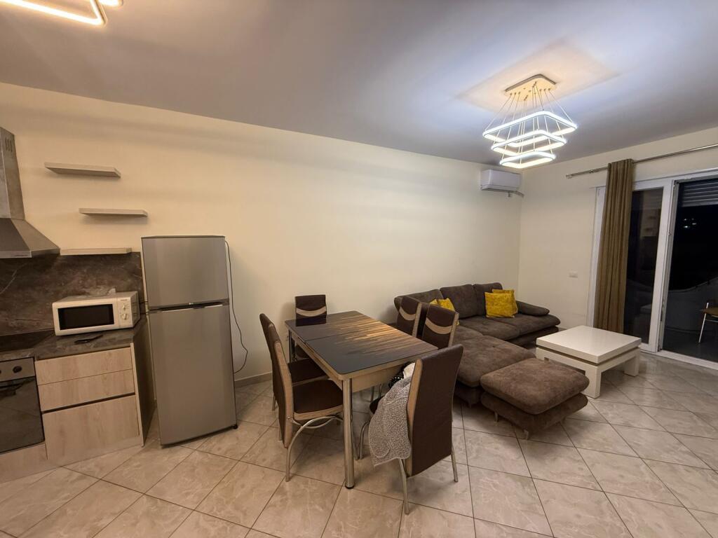 apartament 2+1+2 me qera ne qender