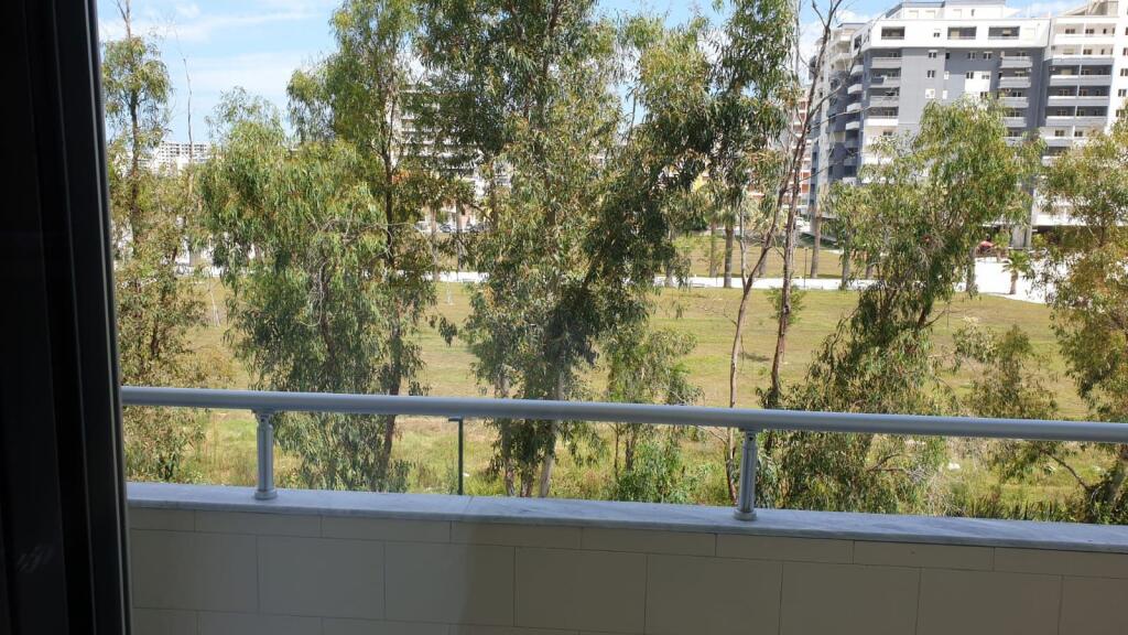 Shitet Apartament 2+1+2 me pamje anesore deti ne Lungomare Vlore