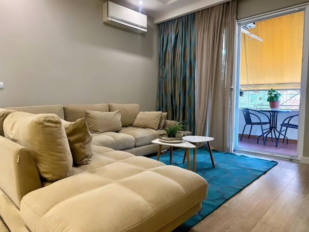 Myslym Shyri  🔺️ Japim me qira apartament me garazhd:  2+1+ballkon