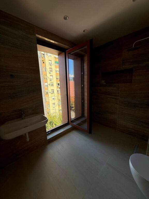 🏢 Me Qira – Njësi Biznesi