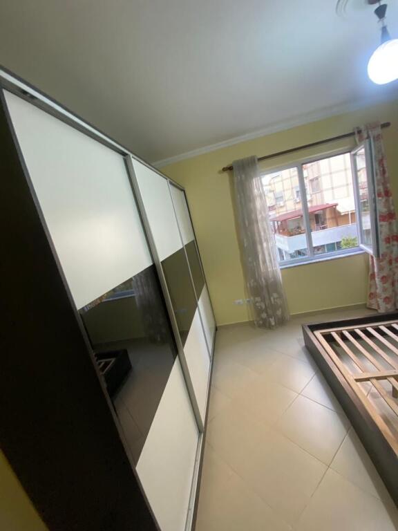 Jepet Me Qera Apartament 2+1+2 Tualete + 1 Ballkon