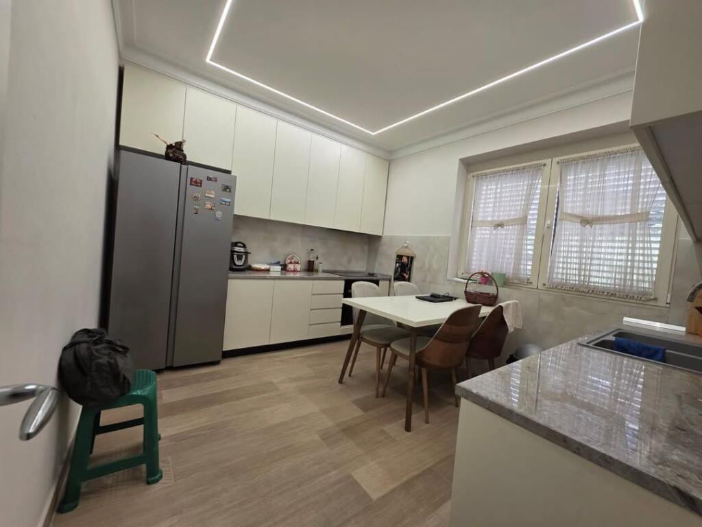 For rent 1+1 apartment with separate kitchen and dining area near the Faculty of Law ,