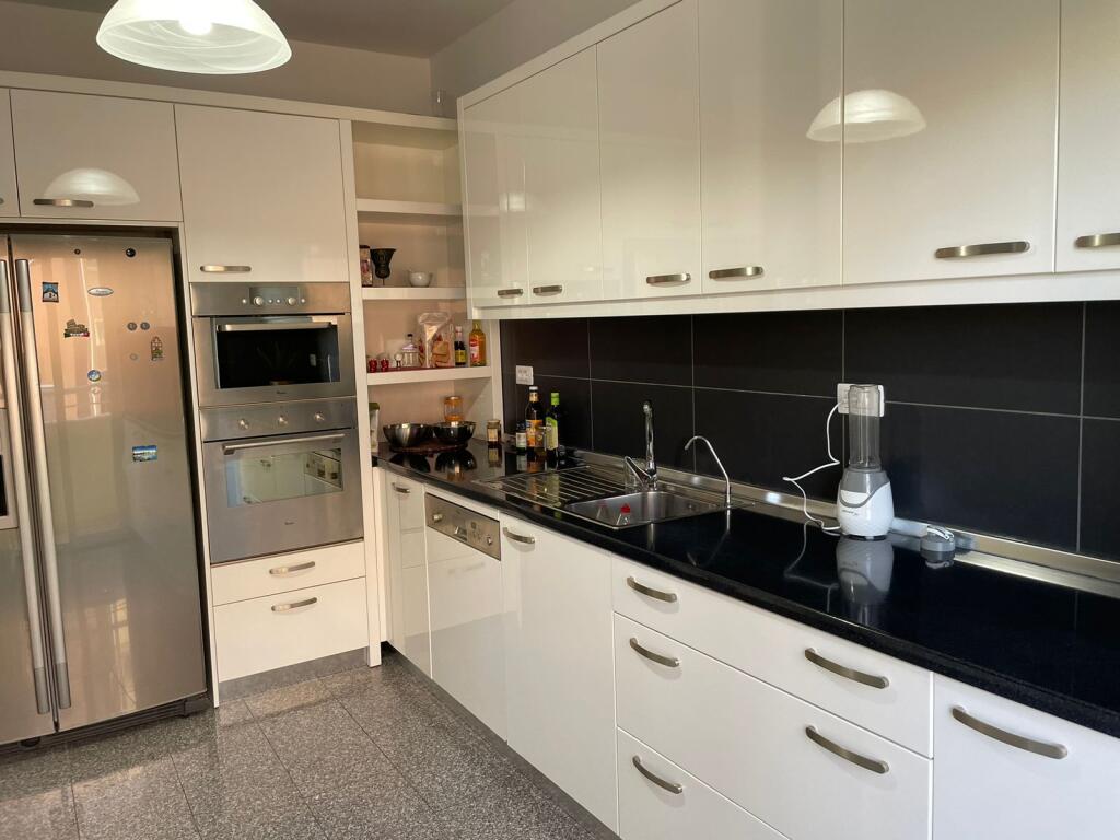 For rent 3+3 +parking touch of the sun complex 1500 eu