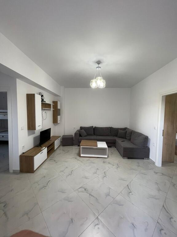 KATI 1 I NJE VILE 3 KATESHE 2+1 ME QERA KENETE DURRES