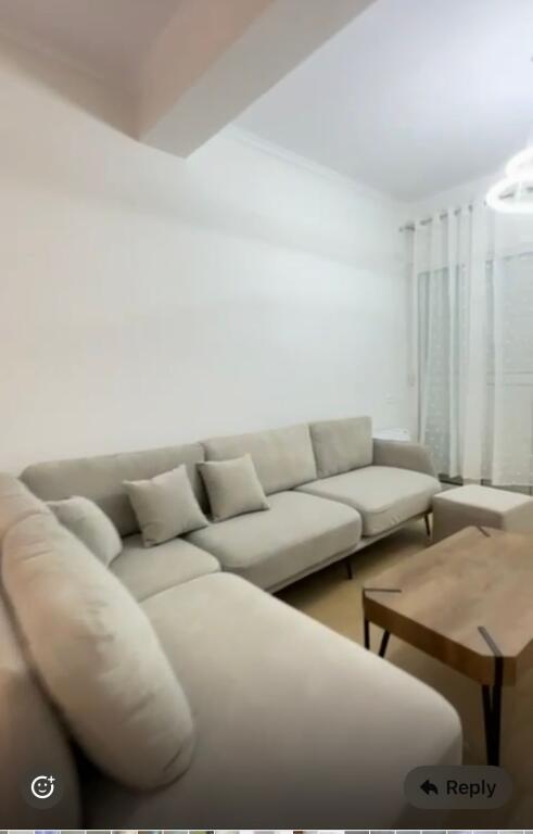 2+1,i mobiluar rruga peti liqeni i thate,cmimi 800 euro