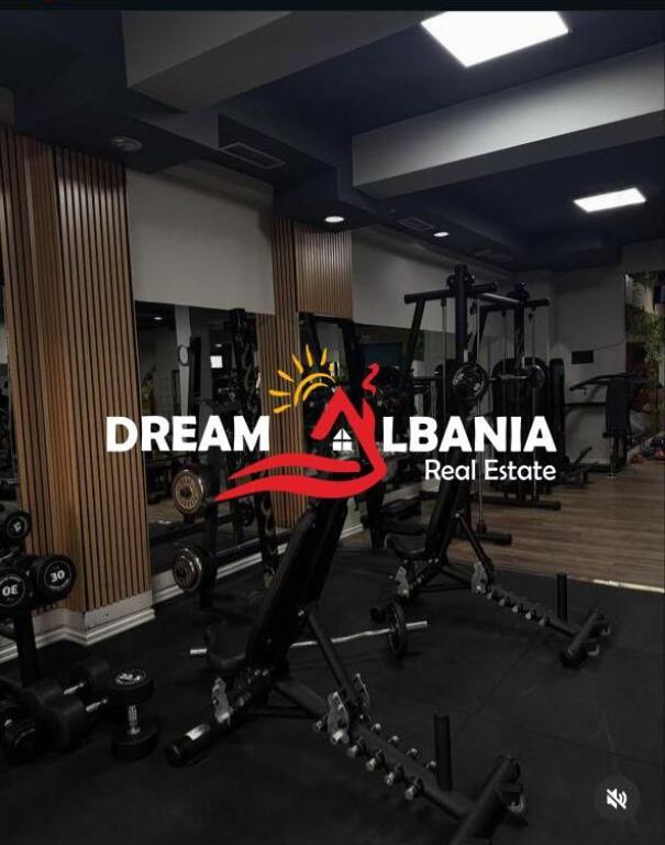 Locale commerciale in vendita in Via Elbasan vicino ex 7 Nani, Tirana ID (4171552 )