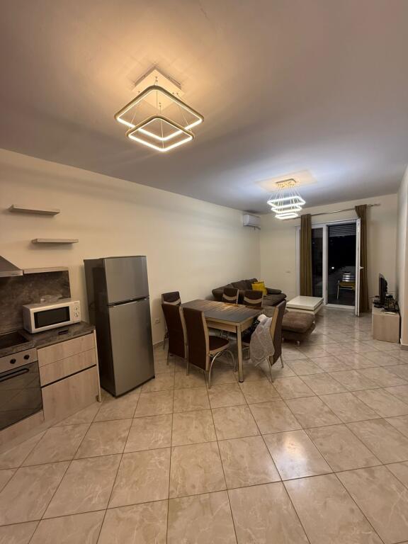 apartament 2+1+2 me qera ne qender