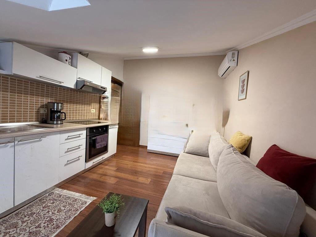 Apartament 1+1 Me Qira prane Ambasades Amerikane