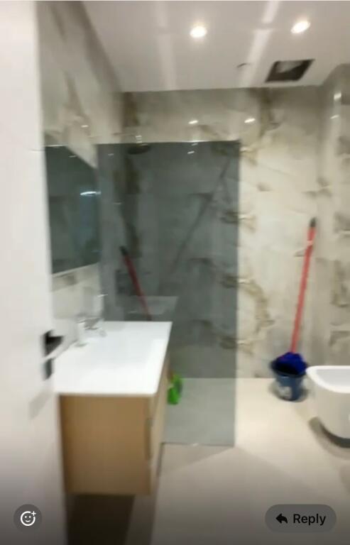 2+1,i mobiluar rruga peti liqeni i thate,cmimi 800 euro