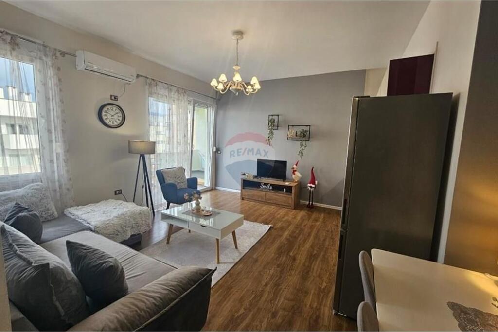 Apartment 1+1 for rent at Pazari i Ri