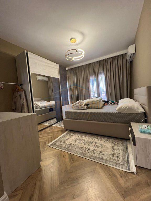 Shitet , Apartament 2+1+2 ,Green City,Tirane. Cmimi 225.000 Euro