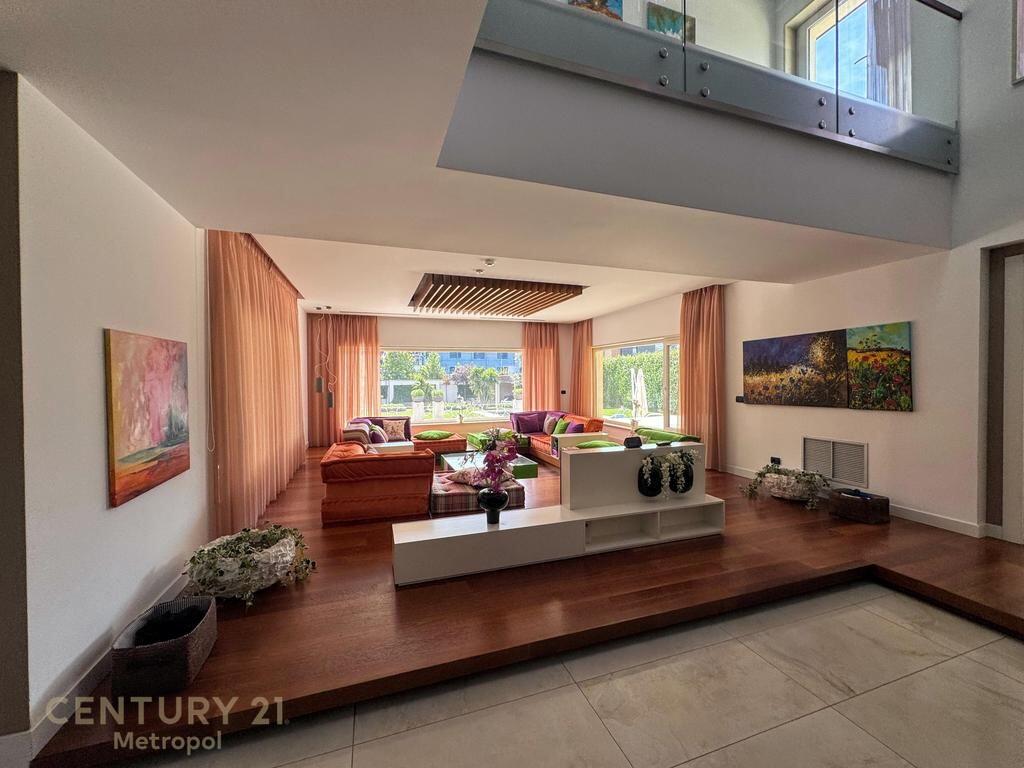 VILLE INDIVIDUALI CON PISCINA IN AFFITTO VICINO A TEG 15.000 € /Mese