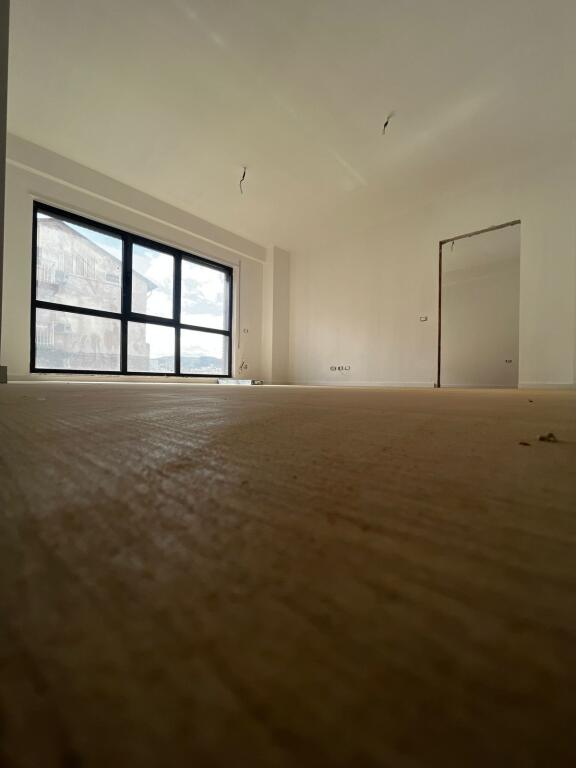 🏢 Locale per Ufficio in Affitto – Myslym Shyri, Tirana