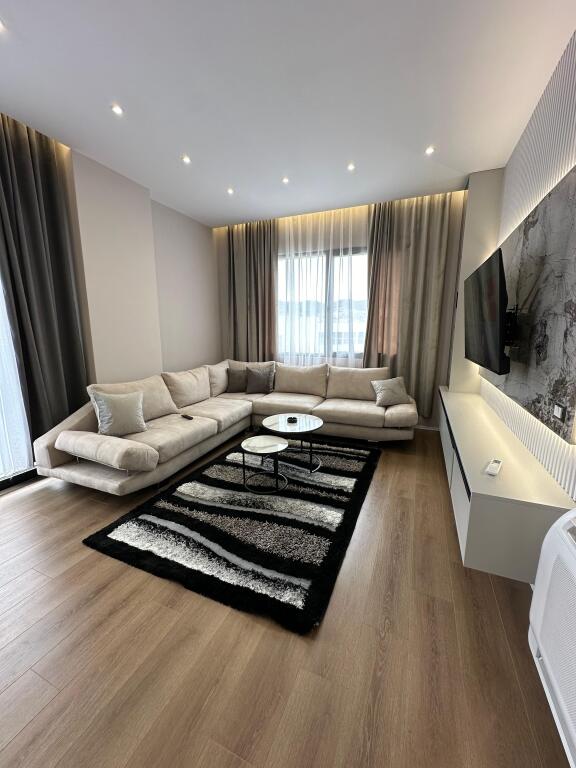 Jepet me qera super apartament 2+1+2 tek Kryqezimi Vasil Shanto/1000 euro