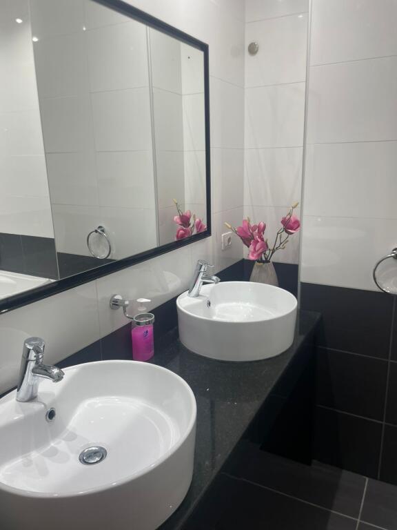 For rent 3+3 +parking touch of the sun complex 1500 eu