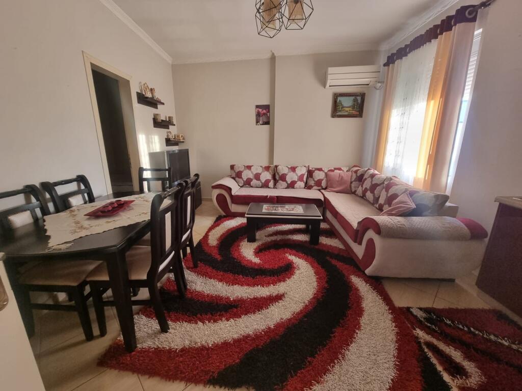 Jepet Me Qera Apartament 2+1+1 Ballkon+ 1 Post Parkimi