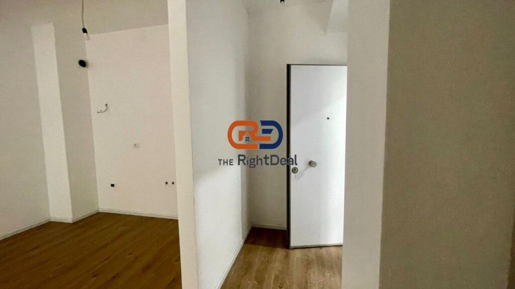 Tek OxA Residence, Shitet Apartament 1+1, Me Planimetri Te Rregullt!!!