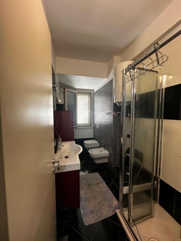 SHITET SUPER APARTAMENT 3+1+2 PRANE STADIUMIT DURRES