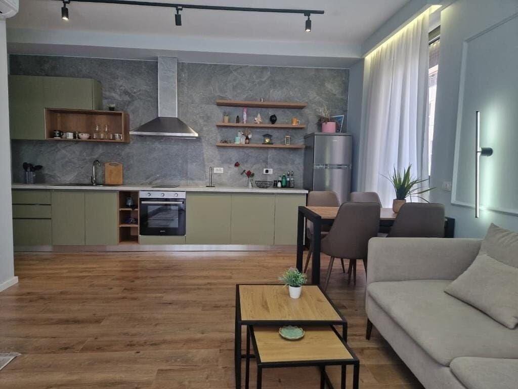 Vendesi appartamento 1+1+posto auto vicino al Nuovo Mercato!i  