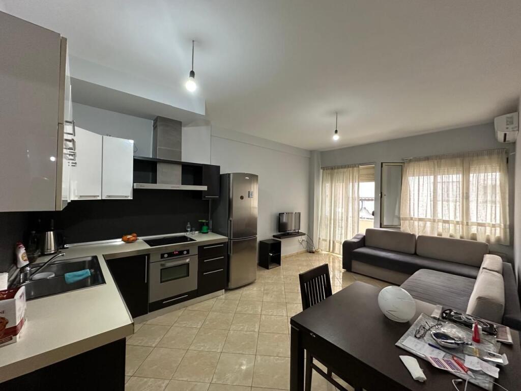 COMMUNE OF PARIS, APARTMENT 2+1+2 FOR RENT