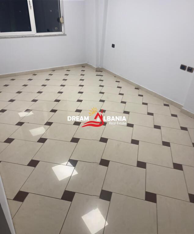 Locale per ufficio in affitto a Bllok vicino a Juvenilies a Tirana (ID 42611269)
