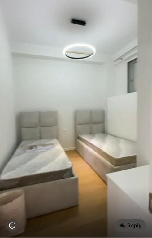 2+1,i mobiluar rruga peti liqeni i thate,cmimi 800 euro