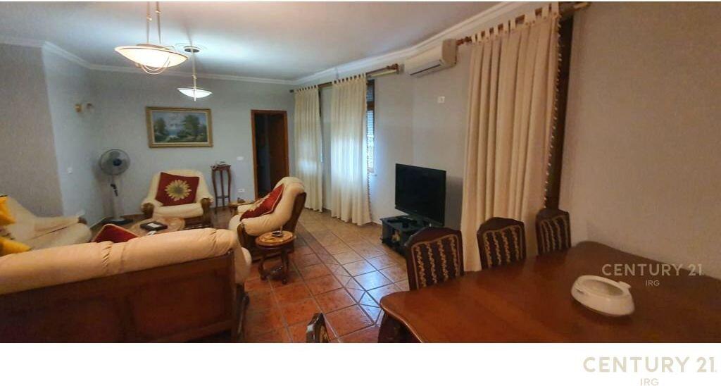 Apartament 3+1 per shitje ne Qender te Tiranes