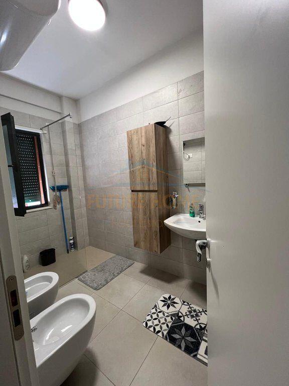 Shitet , Apartament 2+1+2 ,Green City,Tirane. Cmimi 225.000 Euro