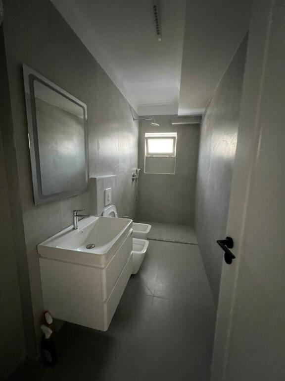 Okazion SHES 1+1 Porcelan edhe me kredi