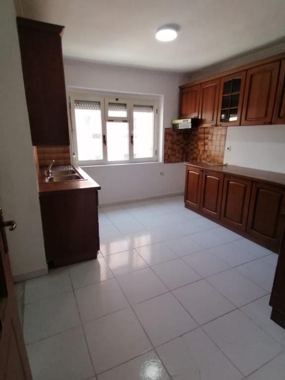 Appartamento 2+1+1 con Balcone in Affitto