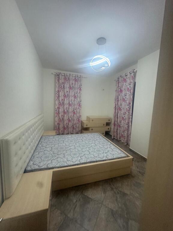 Super ap 1+1 ne tzberisht ( tek bulevardi ri ) nela 6