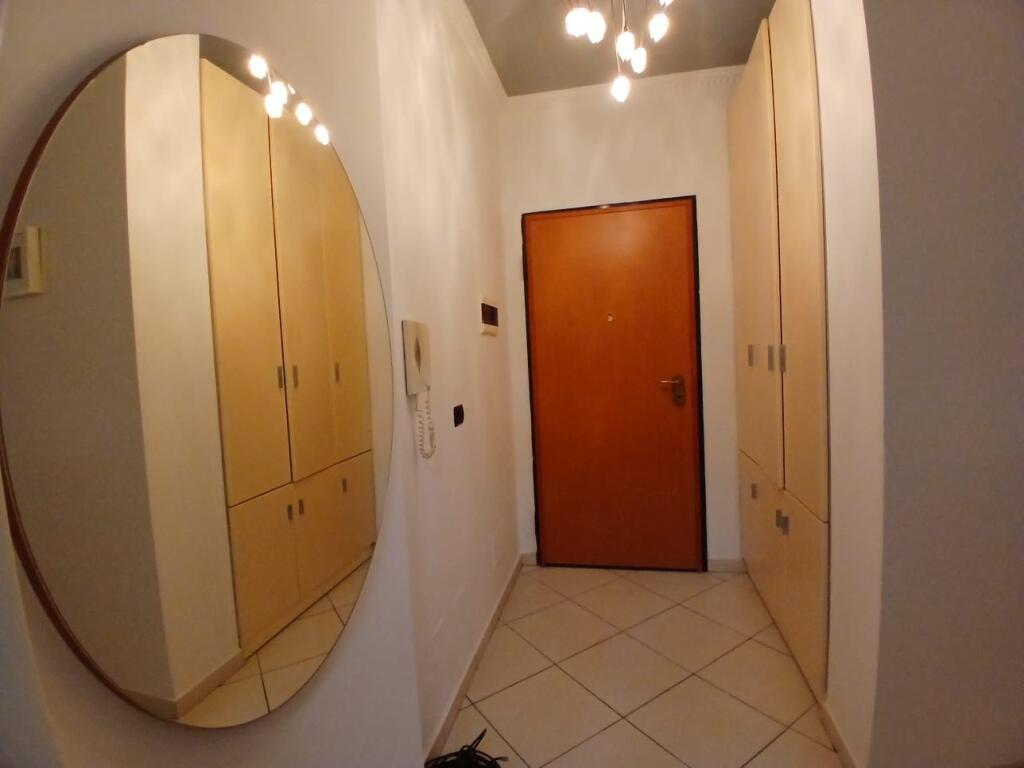 Jepet Me Qera Apartament 2+1+1 Ballkon