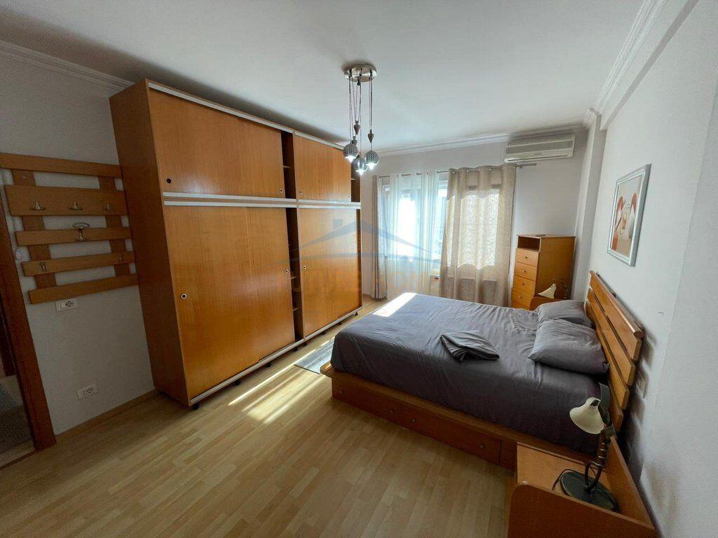 Apartament 2+1+2, Rruga Reshit Petrela, Tiranë