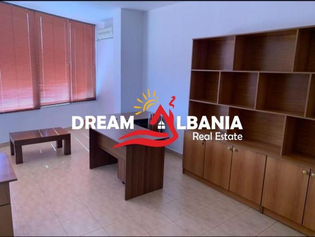 Zyre me qera Rruga George Bush, Perballe Parlamentit , Tirane (ID 42611389)