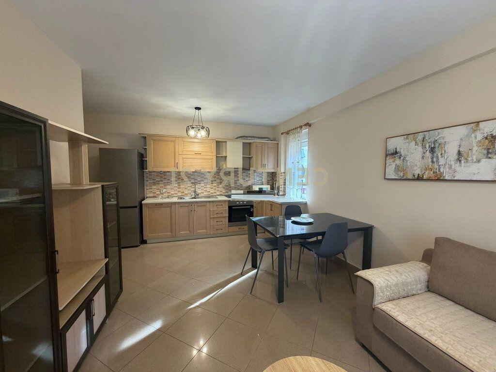 Jepet me Qira Apartament 2+1+2+ Post Parkimi