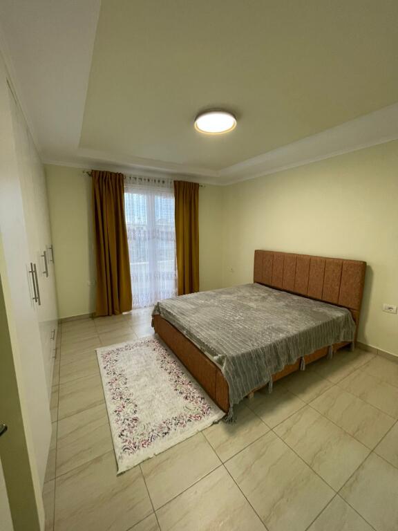 APARTAMENT ME QERA 2+1 SHKOZET PRAN SHKOLLES ISUF FERRA