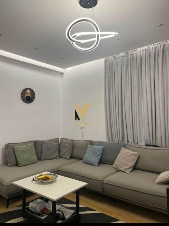 JEPET APARTAMENT 2+1+BLK ME QERA TE ISH FUSHA AVIACIONIT 85.000 LEKE