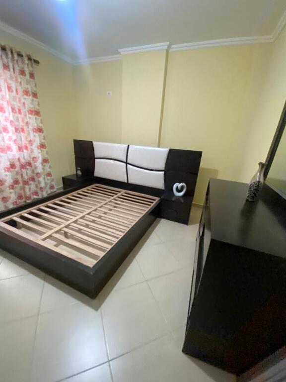 Jepet Me Qera Apartament 2+1+2 Tualete + 1 Ballkon