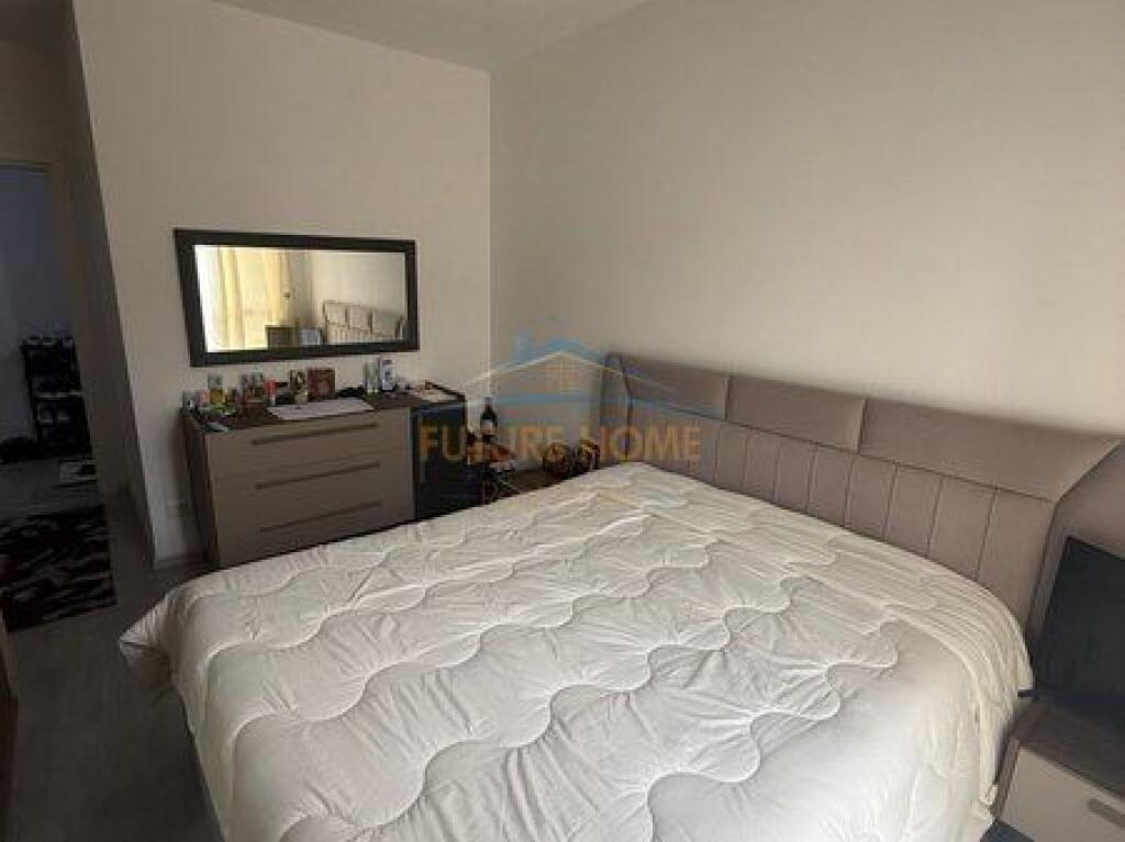 Shitet, Apartament 2+1, Kompleksi Univers City, Tiranë.