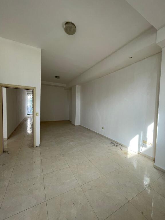 🏡 LOCALE COMMERCIALE IN VENDITA📍ACQUEDOTTO DURAZZO