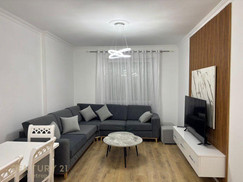Apartament 2+1 për qira në “Univers City”, pranë QTU