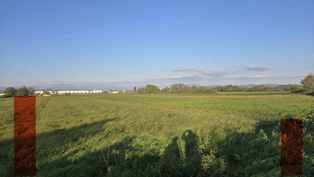 Shitet Toka Shenavlash Durres