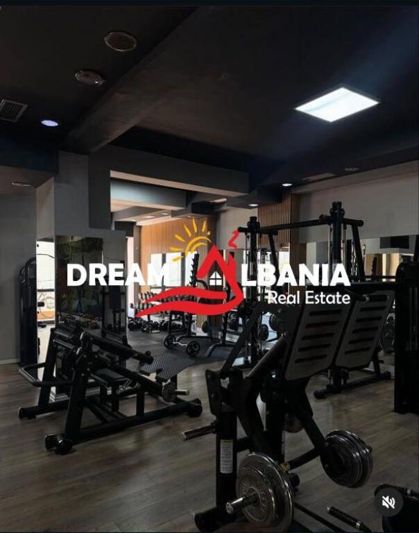 Locale commerciale in vendita in Via Elbasan vicino ex 7 Nani, Tirana ID (4171552 )