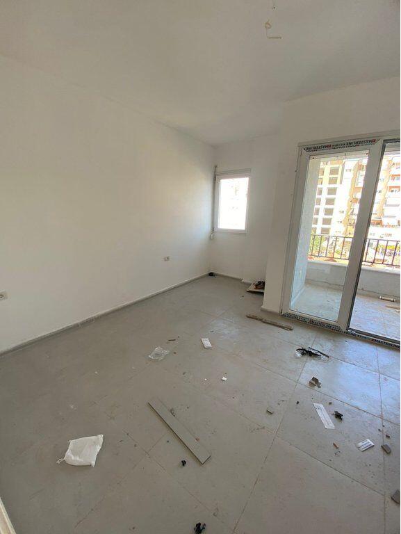 Shitet, Apartament 1+1, Pazari i Ri, Tiranë.