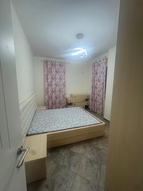 Super ap 1+1 ne tzberisht ( tek bulevardi ri ) nela 6