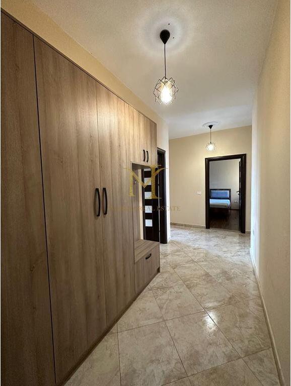 SUPER APARTAMENT 3+1 ME QERA NE DURRES TEK ISH URT !!