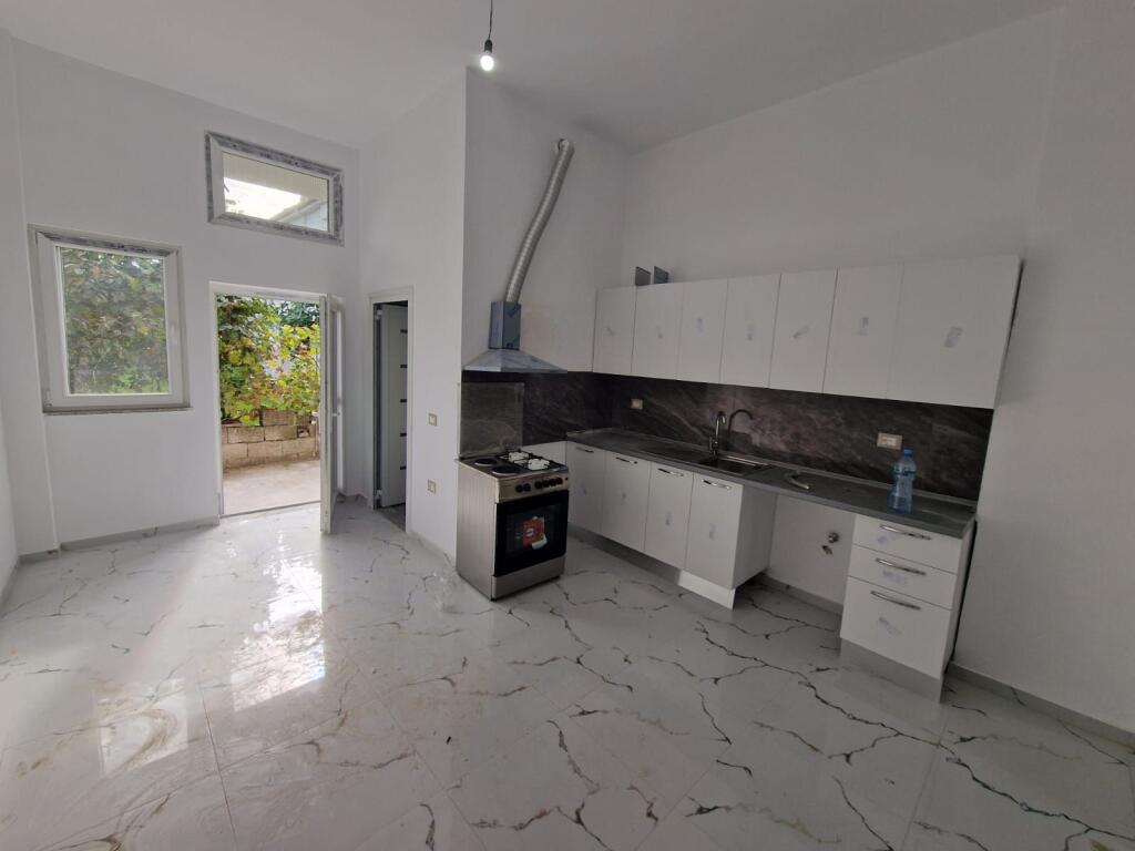 Jepet me qera apartament 1+1 ne Astir bosh