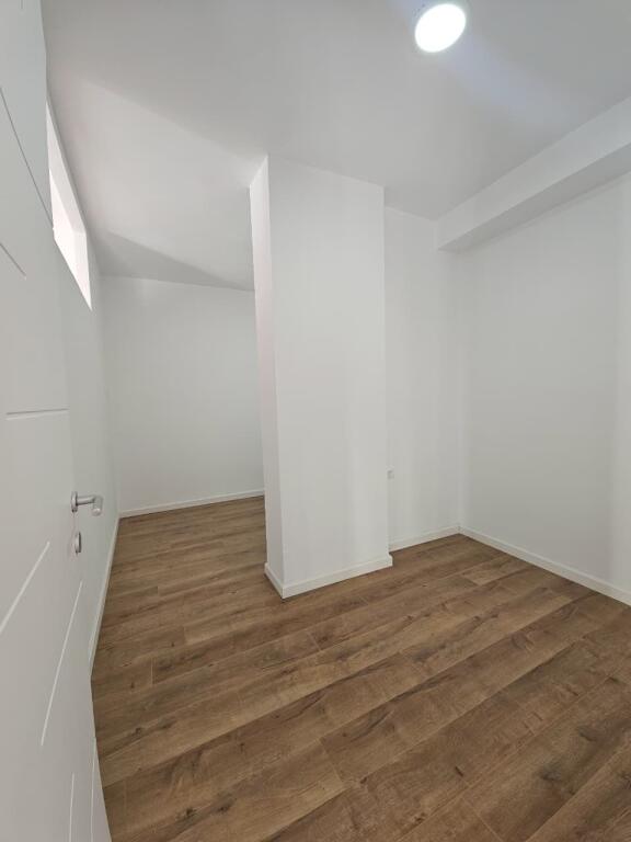 🏡 SHITET 2+1 me ballkon 📍Spitali Rajonal Durres 📲