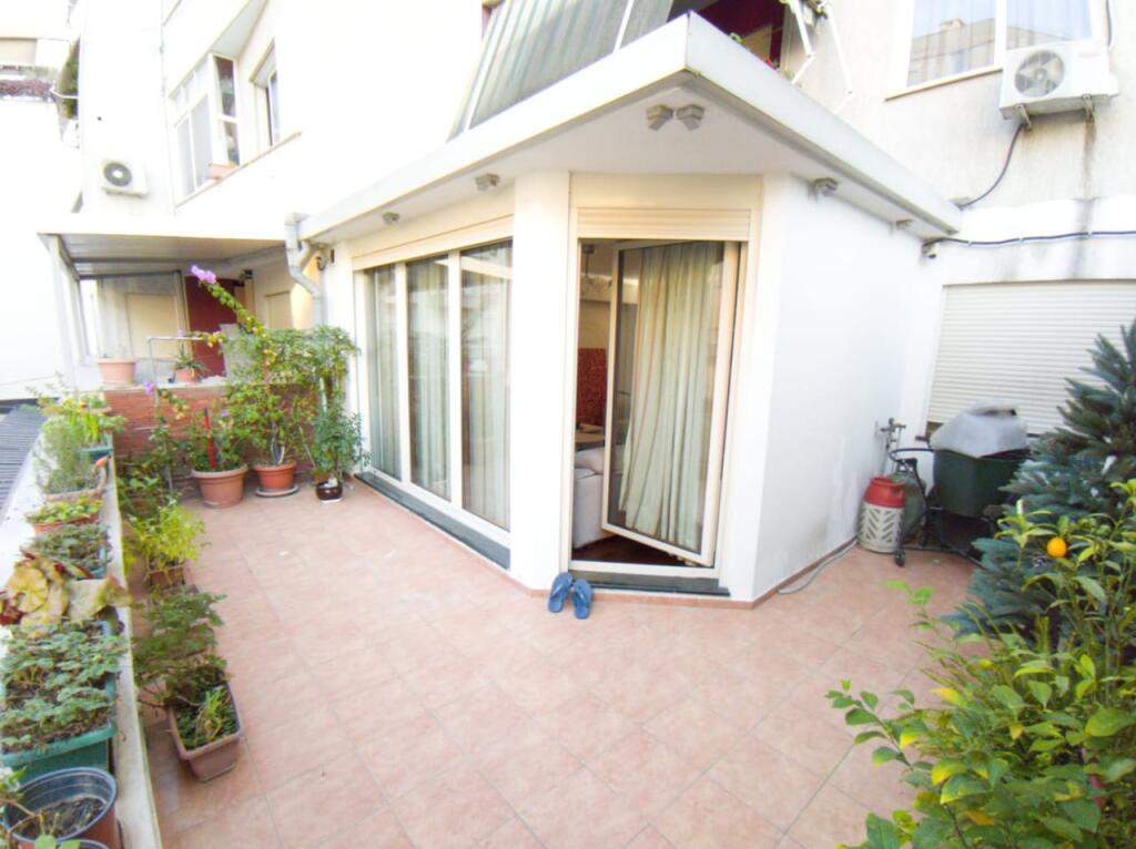 VENDESI APPARTAMENTO 3+1+2 A TIRANA VICINO AL GIARDINO BOTANICO